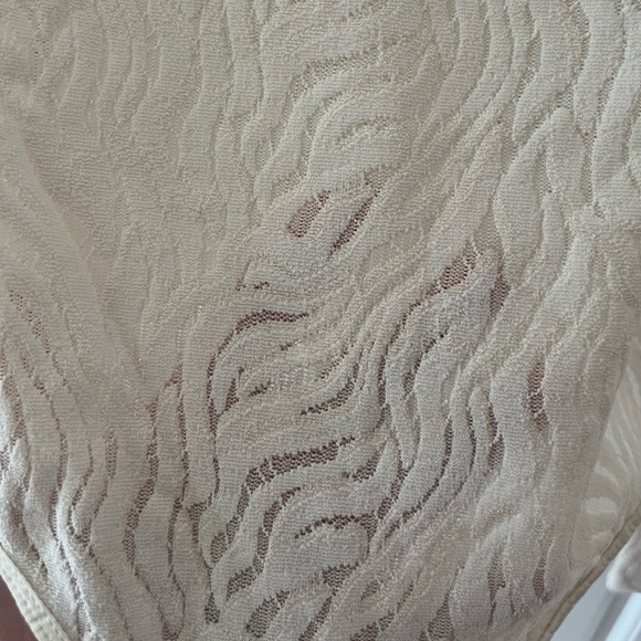 Aritzia Babaton Shapelace Longsleeve Bodysuit Birch XS NWT Sculpting Shaping - Picture 4 of 6